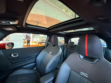 thum car